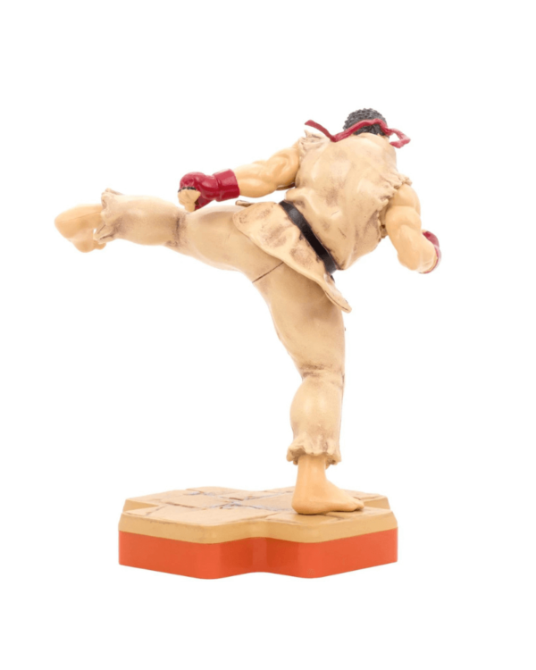 Totaku Collection Street Fighter Ryu Figure back